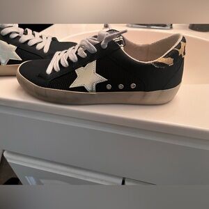 Shu Shop tennis. Great condition!